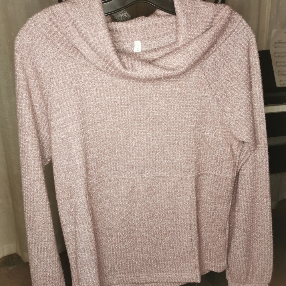 Z supply pullover sweatshirt